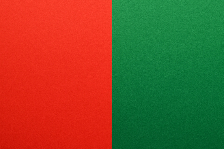 red and green paper divide